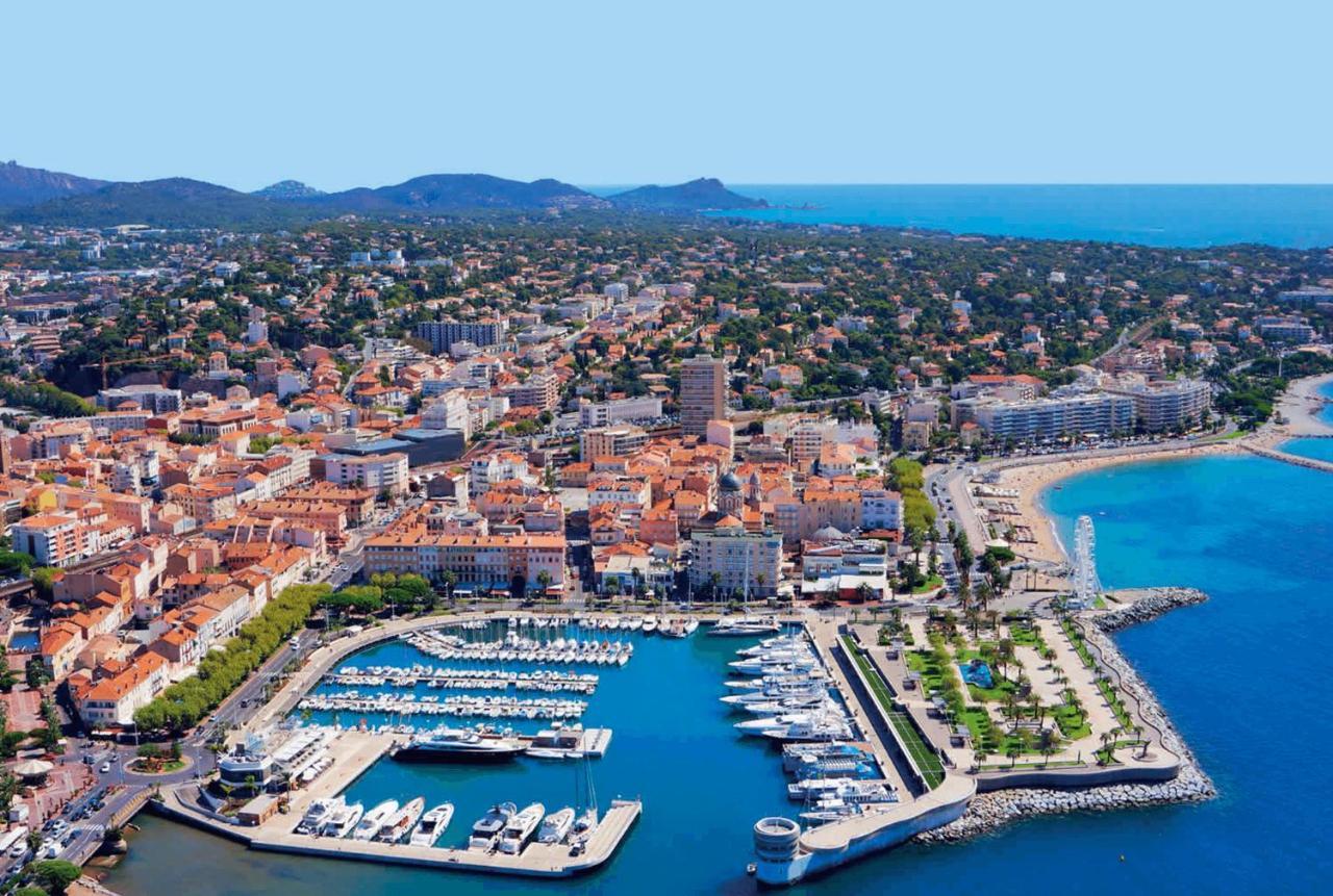Oasis Des Grands Pins - Saint-Raphael - Residence Privee Avec Grande Piscine & Tennis Privee Exteriör bild